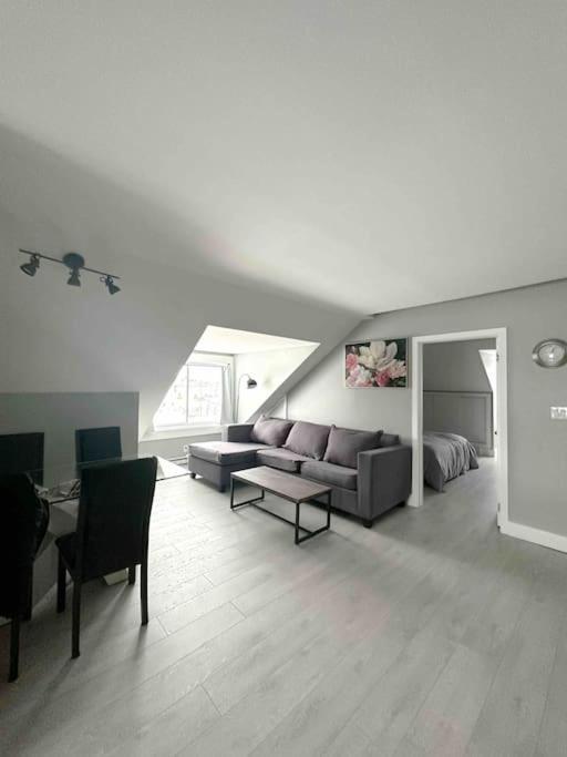 Unique Modern Luxury 2 Bedroom Apartment Rental Chapleau Exterior photo